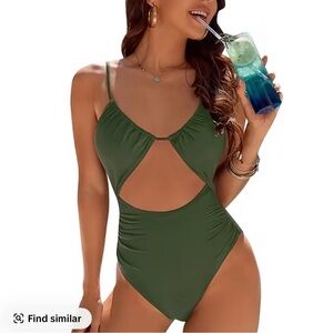 NWT Blooming Jelly One Piece Swimsuit  Flattering Cheeky High Cut Out
Size Large